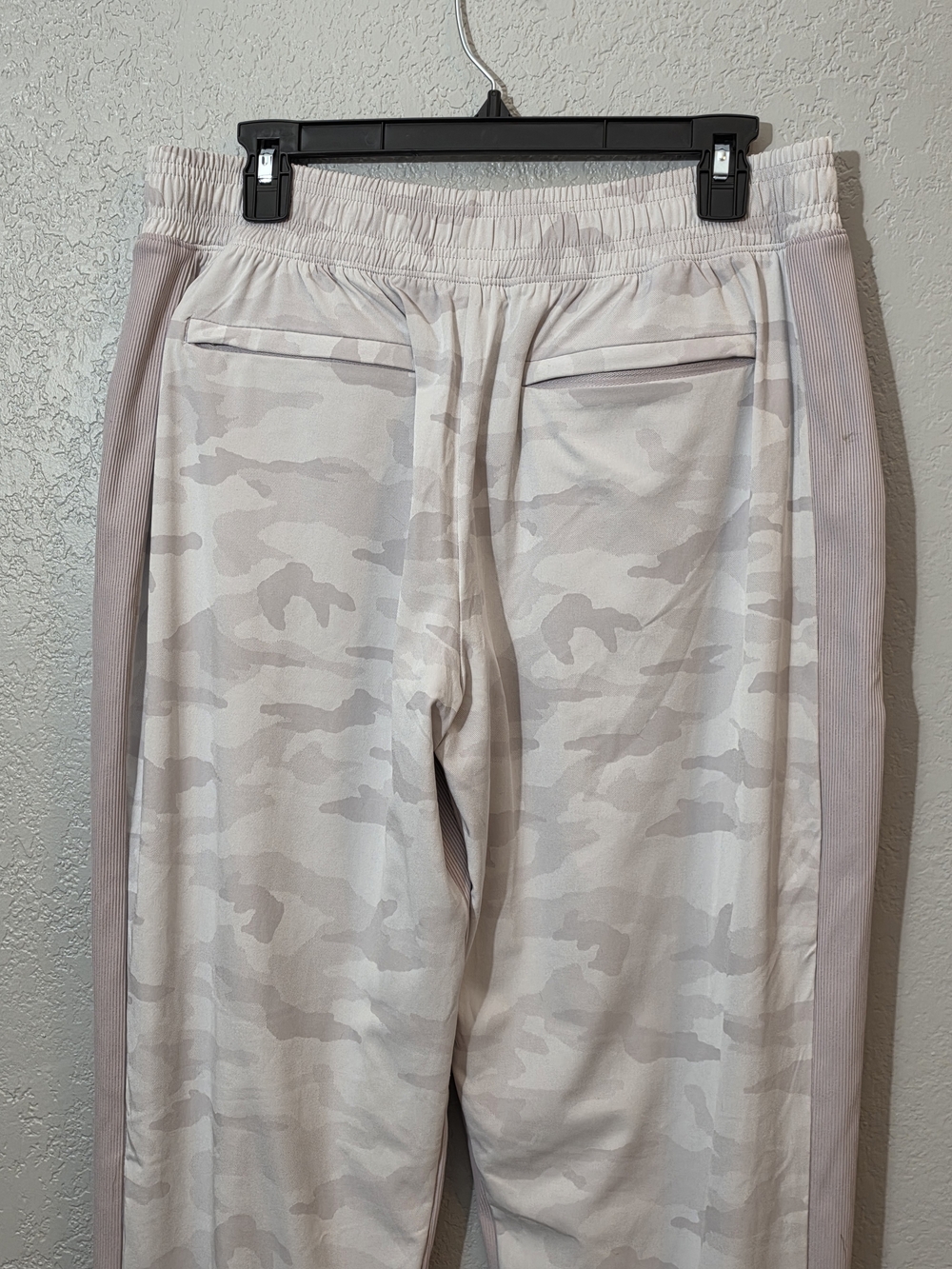 Athleta Brooklyn Lined Camo Joggers Pastel Lavender Womens 12T Camo Print - Picture 8 of 12